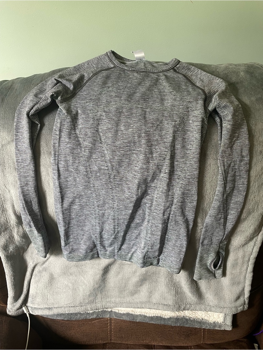 Ivivva Lululemon kids Gray Striped Long Sleeve Athletic Top Sz 8